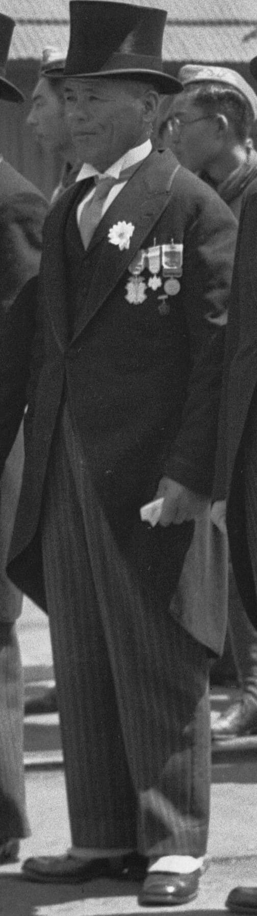 Japanese leaders awaiting the arrival of Prince and Princess Kaya of Japan at La Grande Station,  Los Angeles,  August 28, 1934.jpg