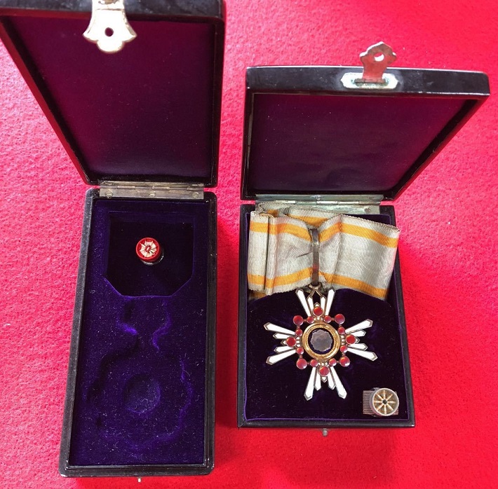japanese medal bar-.jpg