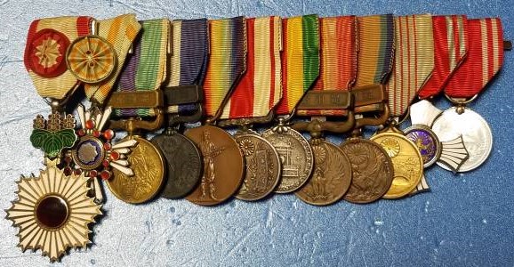 Japanese medal bar.jpg