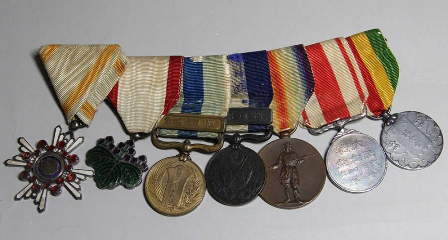 Japanese medal bar   ..jpg