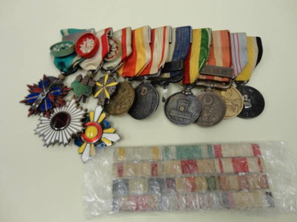 Japanese Medal Bar with Manchukuo Awards.jpg