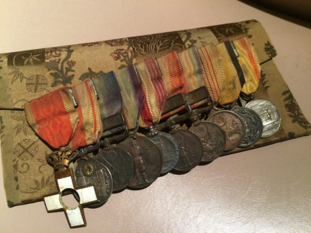 Japanese medal bar with  Orden del Mérito Militar.jpg
