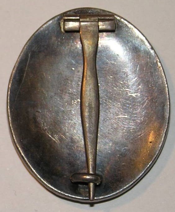 Japanese Naval  Academy Graduation Badge Miyamoto Shoko.jpg
