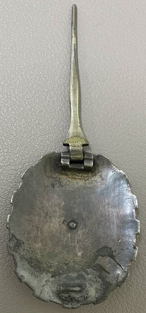 Japanese Naval Academy  Graduation  Badge with Slotted Rays (2).jpg