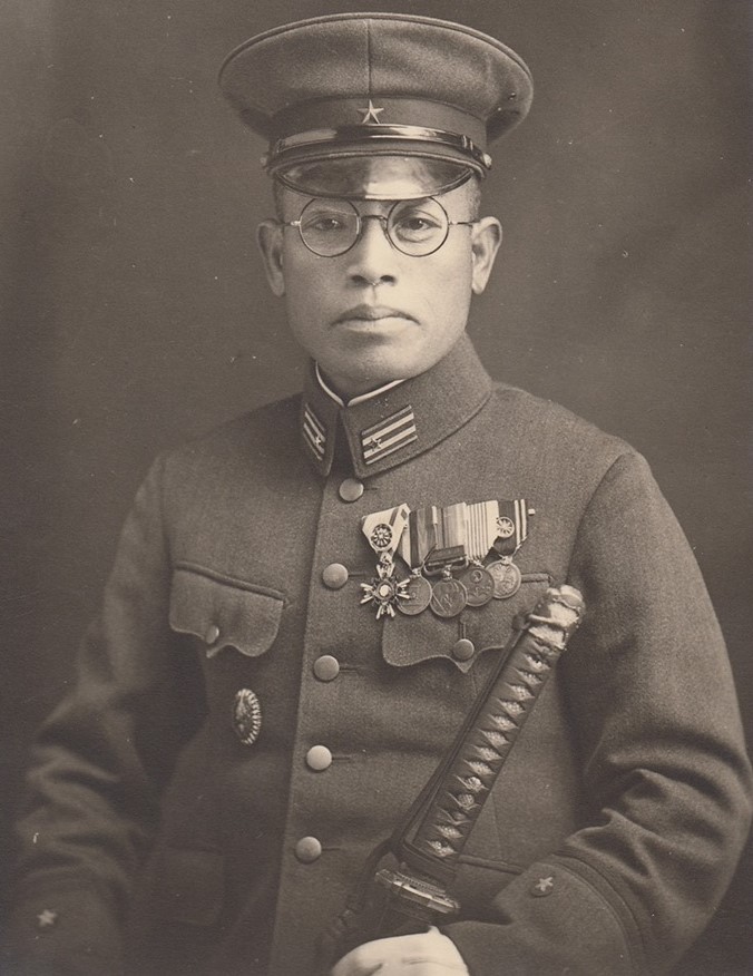 Japanese Officer with Commanding Officer's Badge.jpg