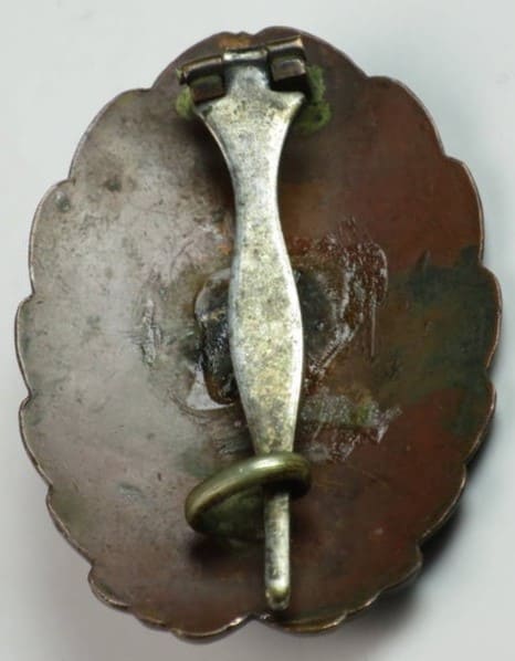 Japanese  Pilot Badge.jpg