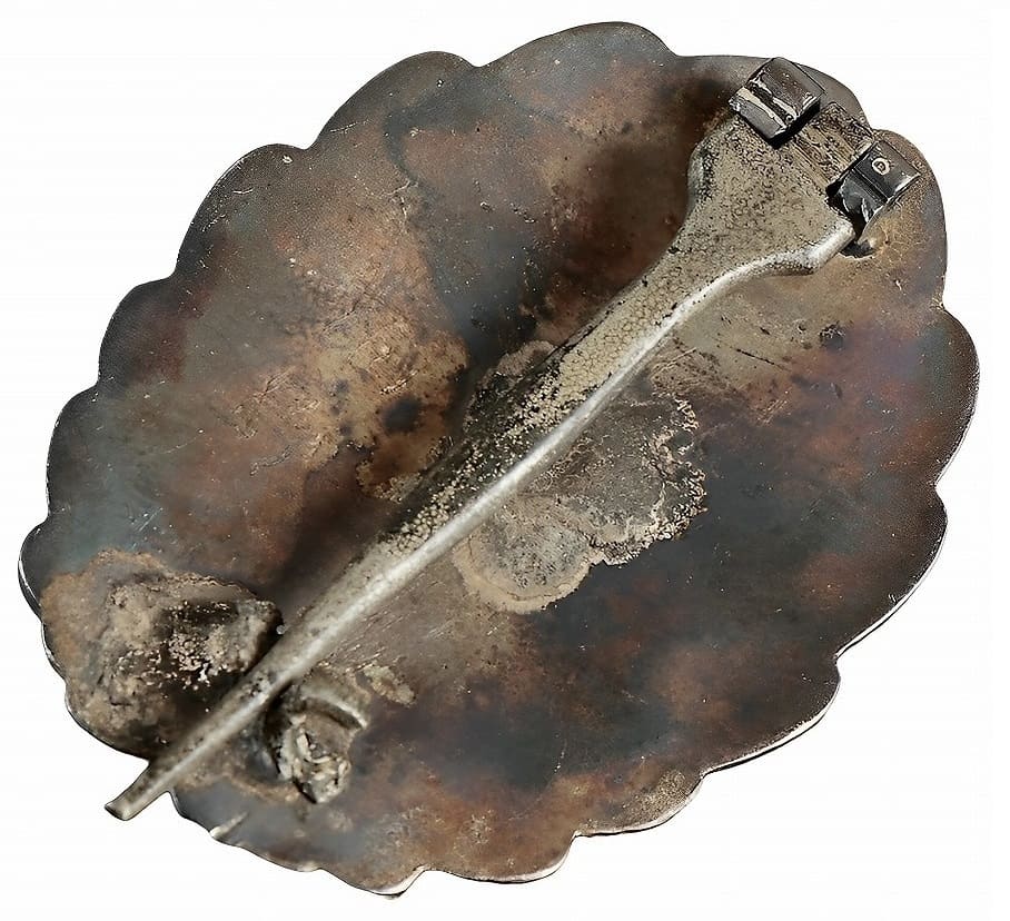 Japanese  Pilot Badge.jpg