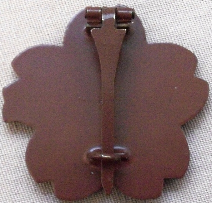 Japanese  Submariner Badge Fake.jpg