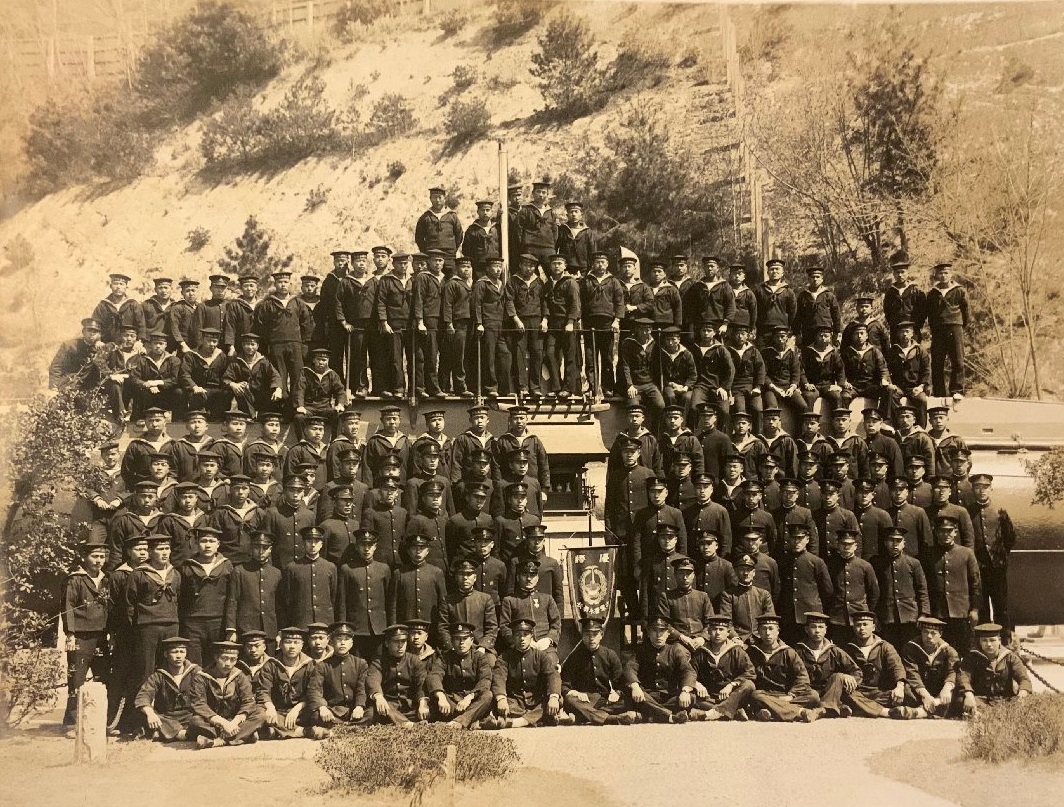 Japanese Submariner Badge in Photo.jpg