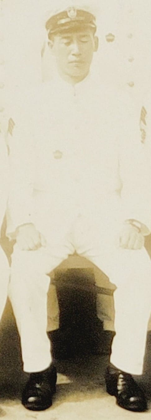 Japanese  Submariner Badge in Photo.jpg
