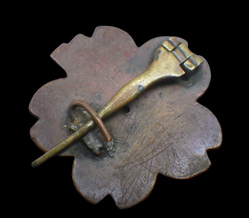 Japanese  Submariner Badge with Replaced Hook.jpg