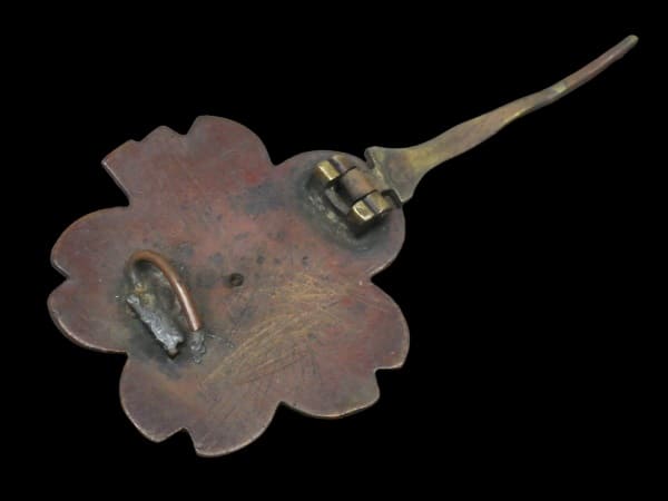 Japanese Submariner  Badge with Replaced Hook.jpg