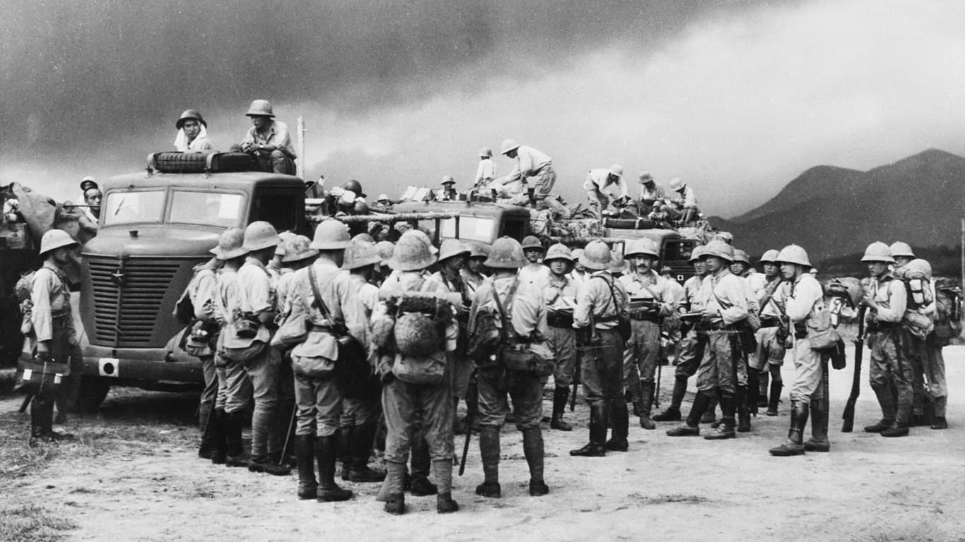 Japanese troops with type 1938 army sun helmets.jpg