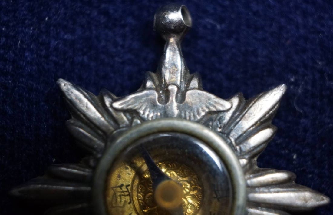 Japanese_Compass with Golden Kite Order.jpg
