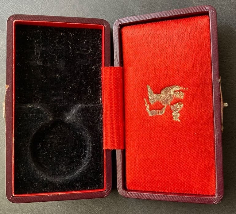 Jiji  Shimpo Medal 時事新報賞碑　勲章.jpg