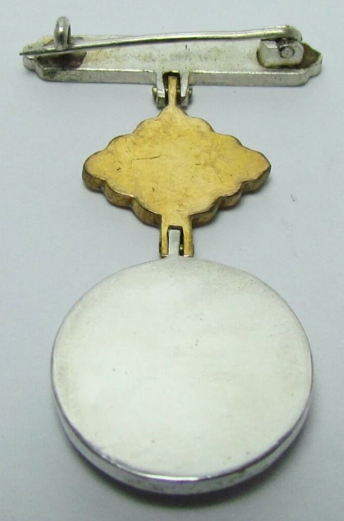 Jingū Service  Foundation  Badge 神宮奉斎会章.jpg