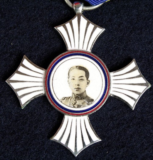 張総司令長官記念章 ..JPG