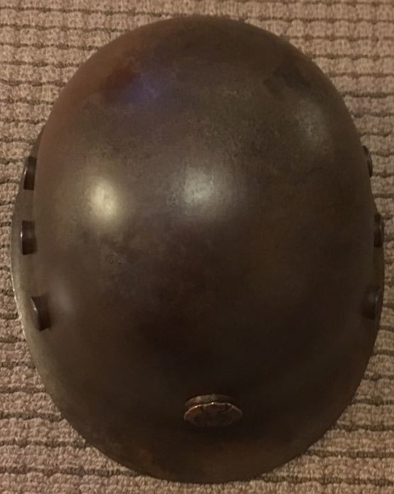 満鉄社章入 軍用鉄帽.jpg