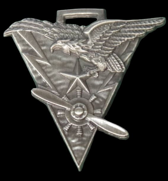 航空通信学校少年飛行兵卒業記念徽章.jpg
