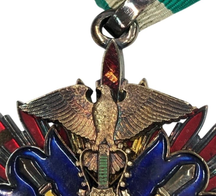 昭和時代功三級金鵄勲章.jpg