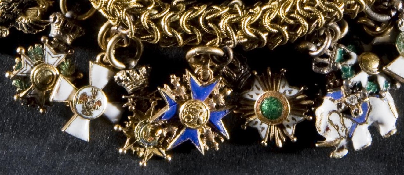 Karl XV's Chain of Miniatures  fwith Order of the Elephant.jpg