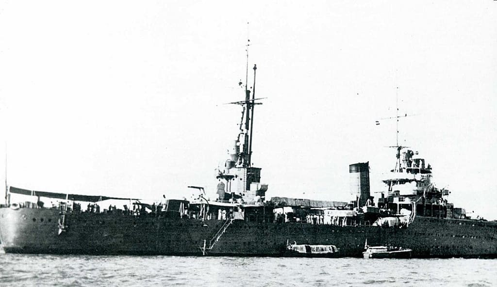 Kashima_1940_at_Shanghai.jpg
