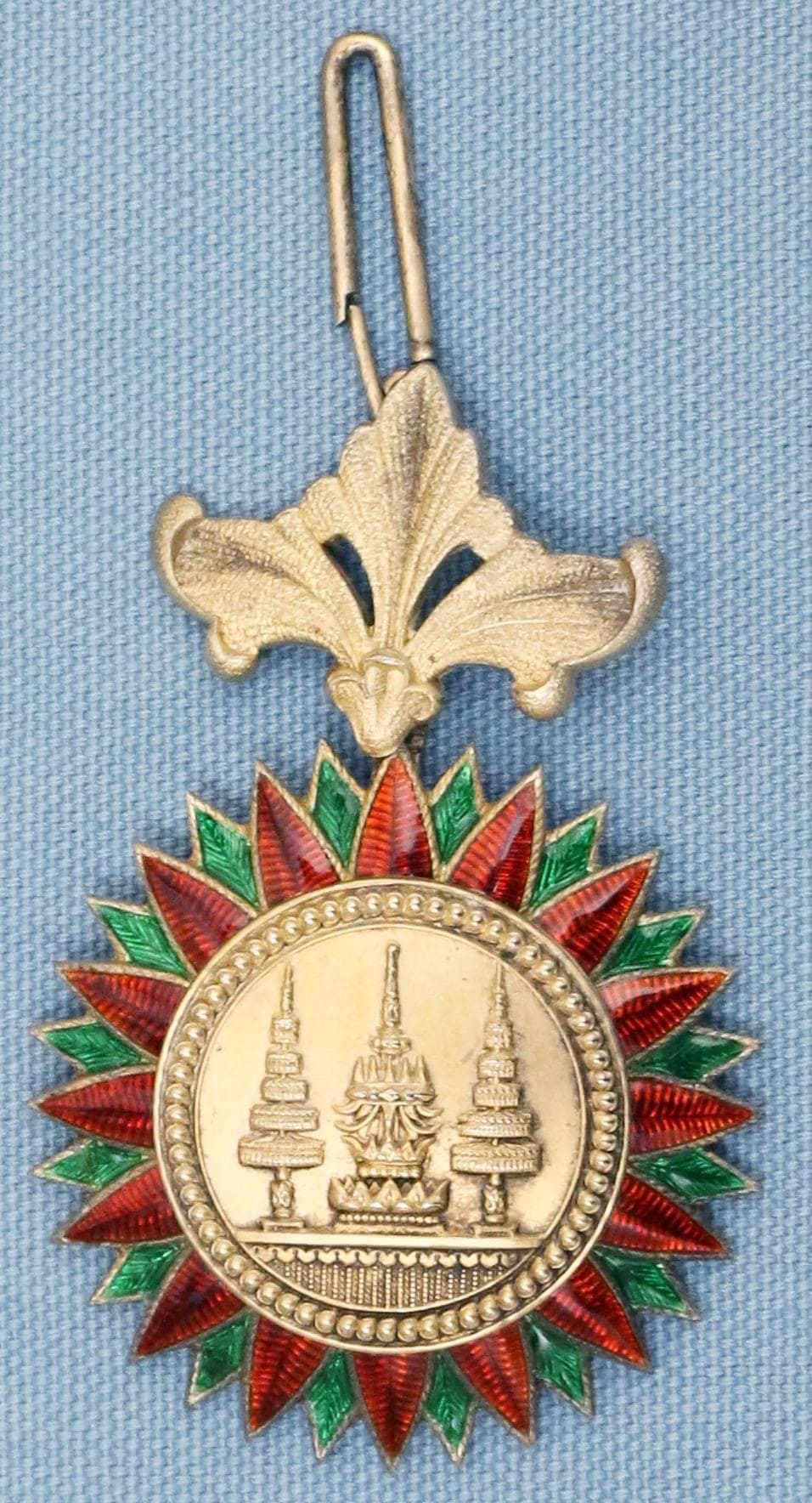Knight Grand Cross  Order of the  Crown of Thailand of 1st type.jpg