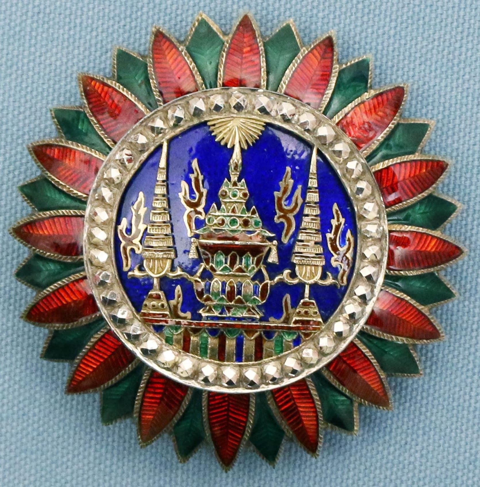 Knight Grand Cross Order of the Crown of Thailand of 1st type.jpg