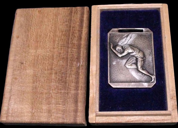 Kokushikan   University Badge.jpg