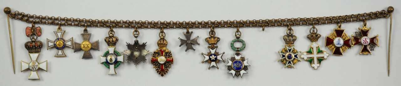 Large miniature chain of the consular official and diplomat Paul Goetsch.jpg