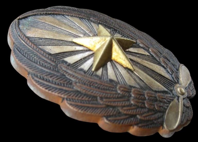 Late War Japanese  Army Pilot Badge.jpg