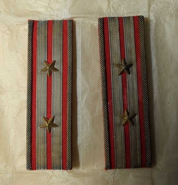 Lieutenant  colonel shoulder boards.jpg