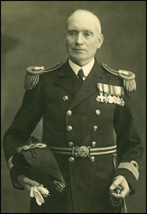 Lieutenant-Commander F. E. Dailey, Royal Navy.jpg