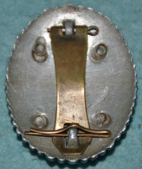 Lieutenant Hiroshi Abe Ikan Junior  Commanding Officer Badge.jpg