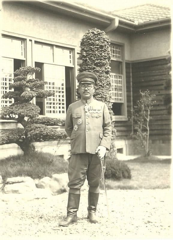 Major General with 2nd class Order of the Crown.jpg