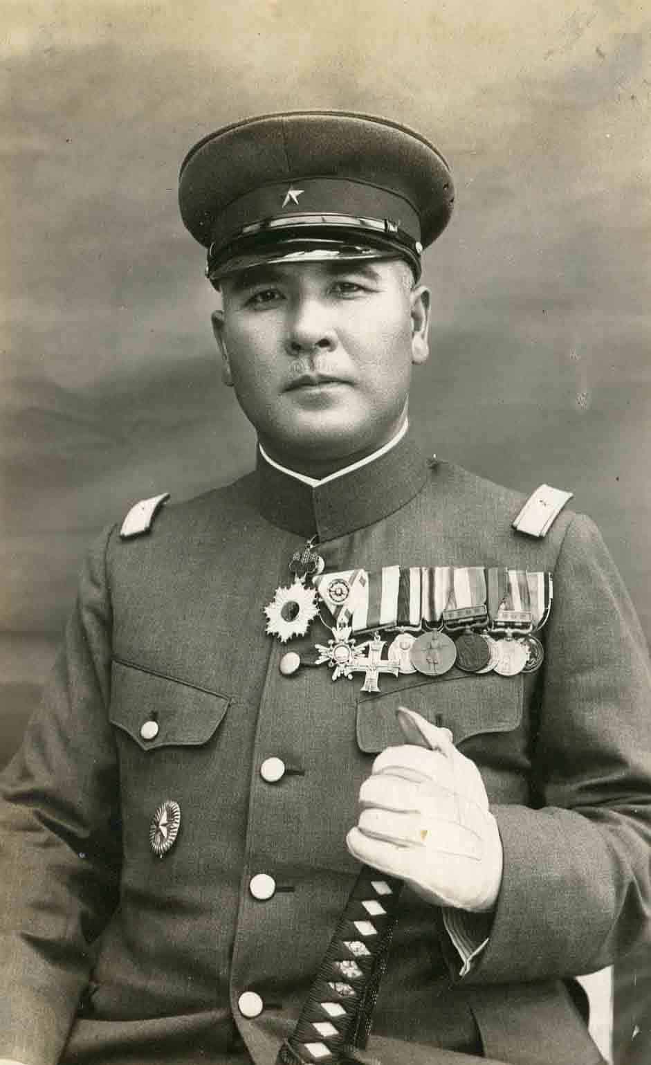 Major general with Military Cross.jpg
