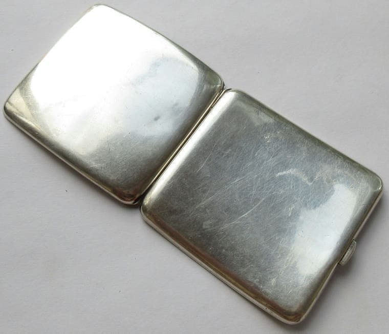 Manchukuo  Councilor's Visit to Japan Commemorative Cigarette Case made by the Mori Yoko workshop.jpg
