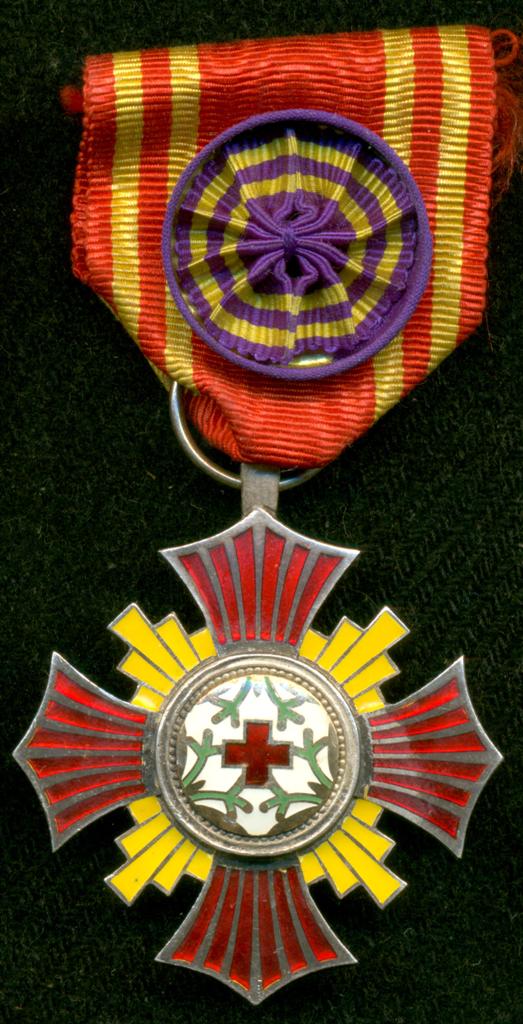 Manchukuo Red Cross  Society  Merit Order 満州国赤十字社有功章.JPG