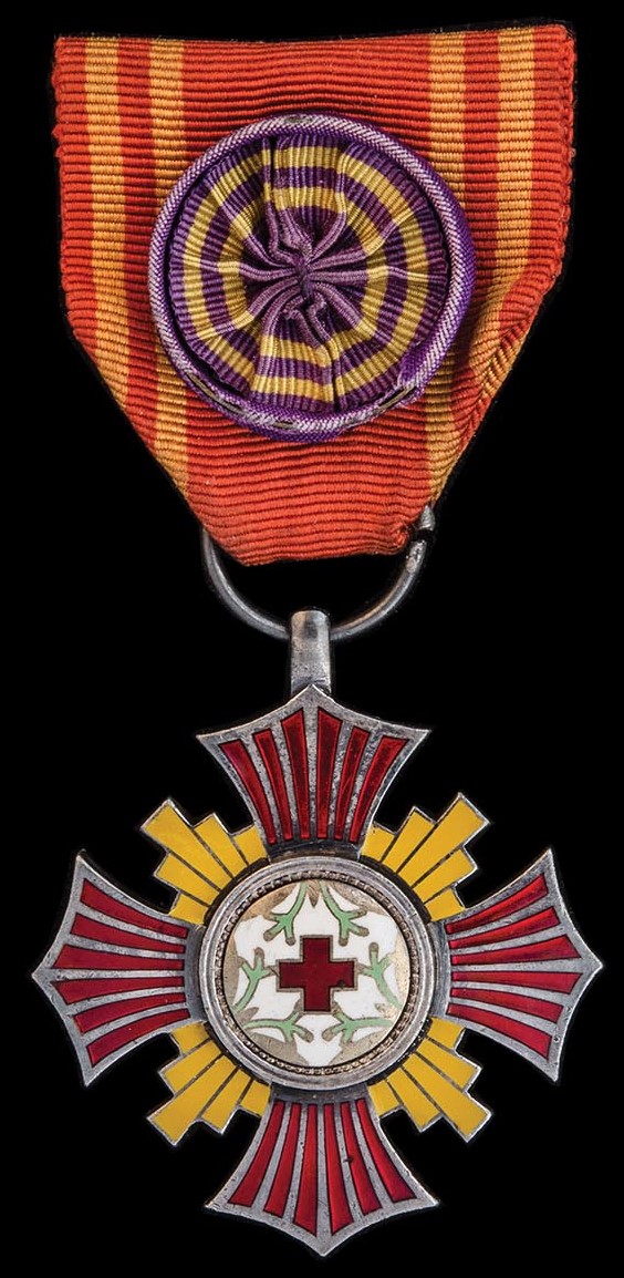 Manchukuo Red Cross Society Merit Order 満州国赤十字社有功章.jpg