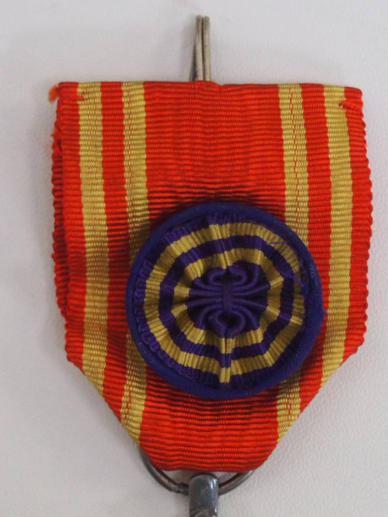 Manchukuo  Red Cross  Society Merit Order 満州国赤十字社有功章.jpg