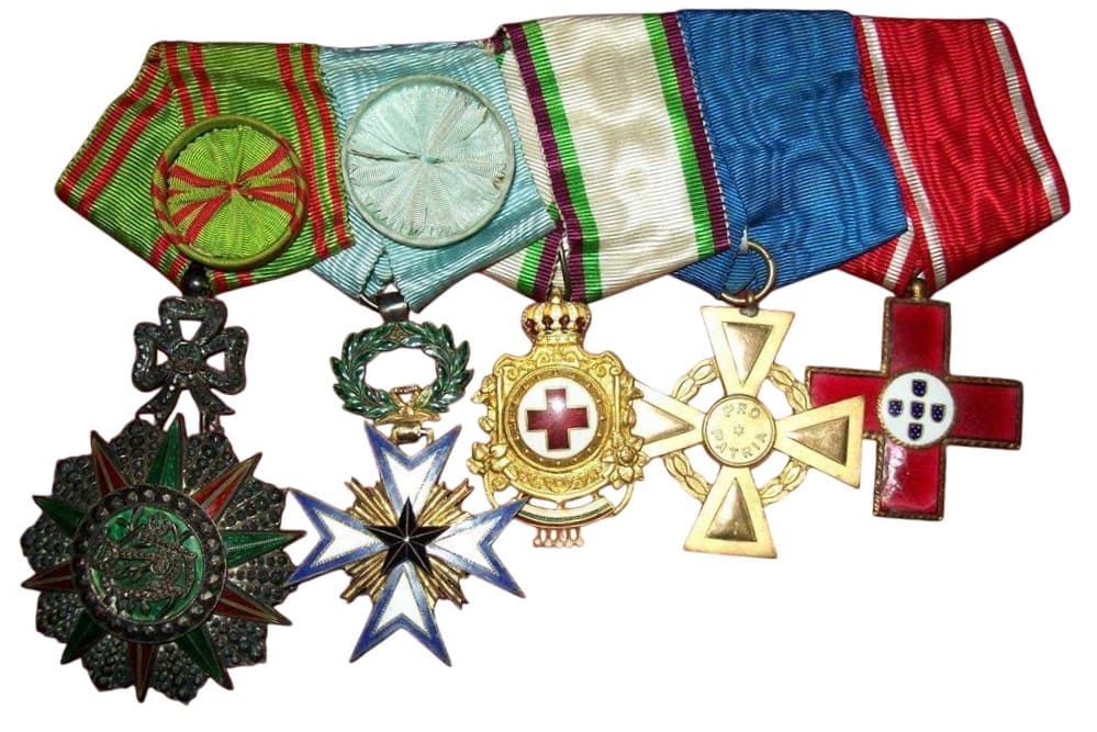 Medal bar with Order of Nishan-Iftikar made by Boullanger, Paris.jpg