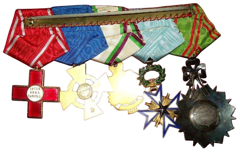 Medal bar with  Order of Nishan-Iftikar made by Boullanger, Paris.jpg