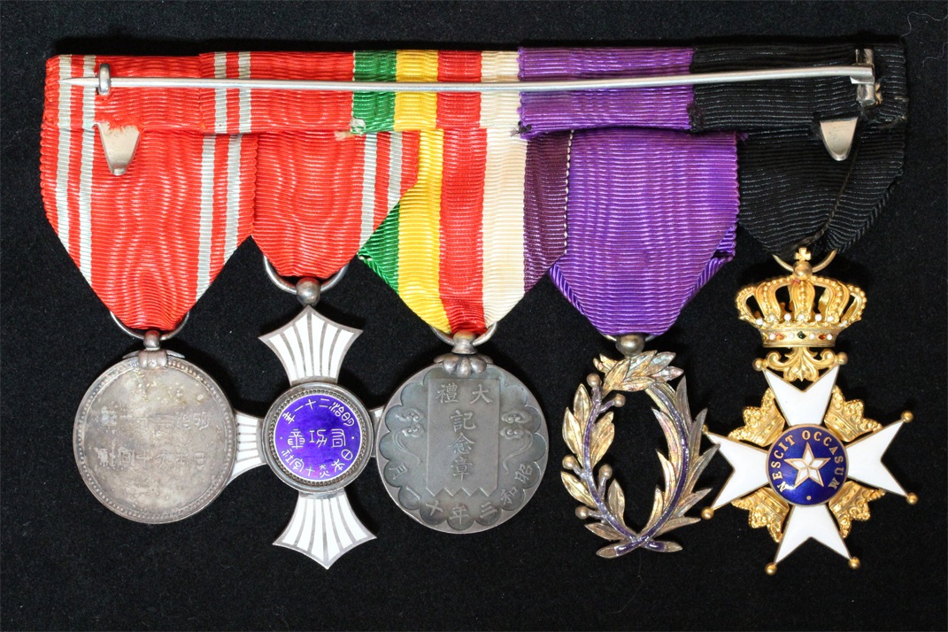 Medal bar with Polar Star order 2.JPG