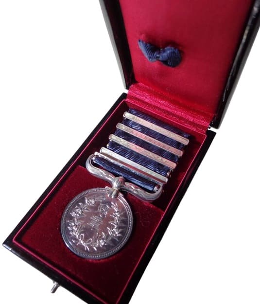 Medal with additional  medal bars.jpg