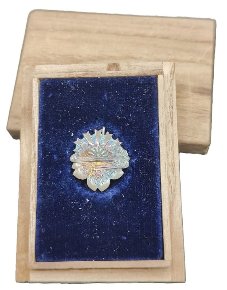 Member's badge.jpg