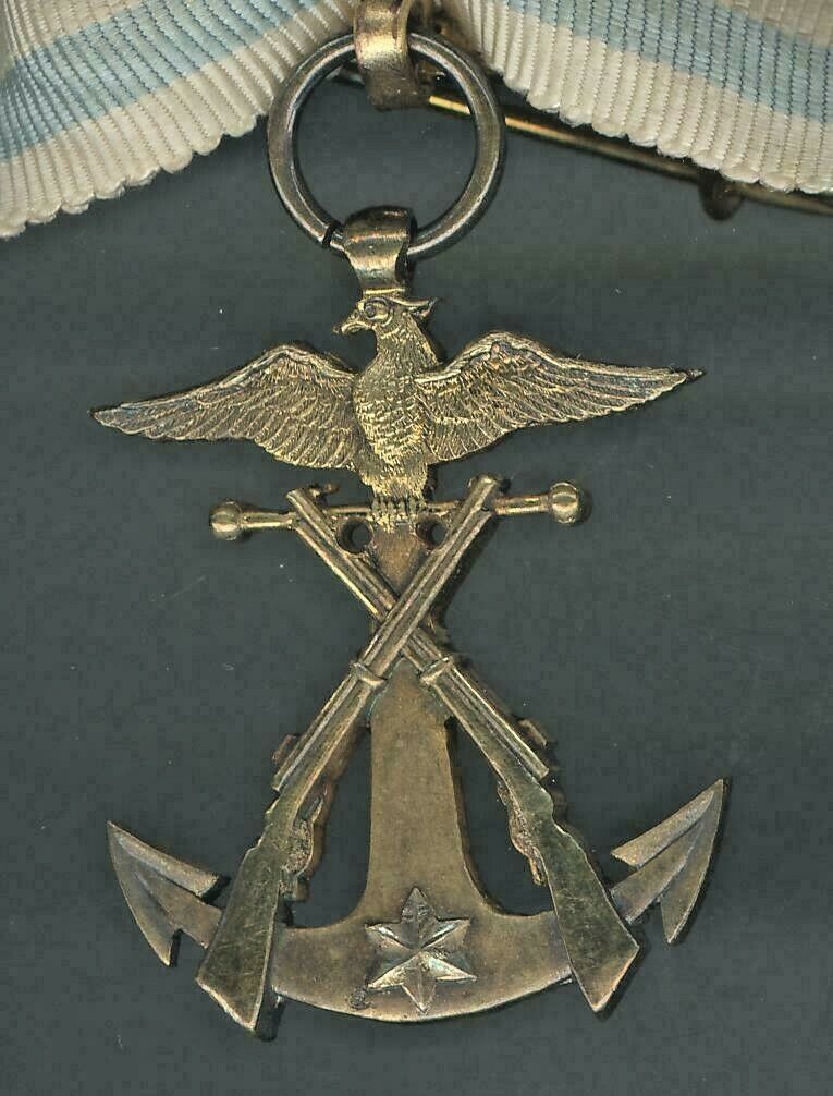 Meritorious Member's Badge  of Imperial Soldiers' Support Association.jpg