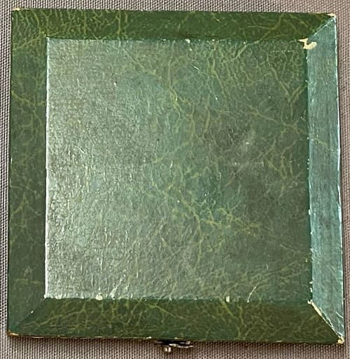 Mikado Medal Works ミカド徽章製作所 table  medal.jpg