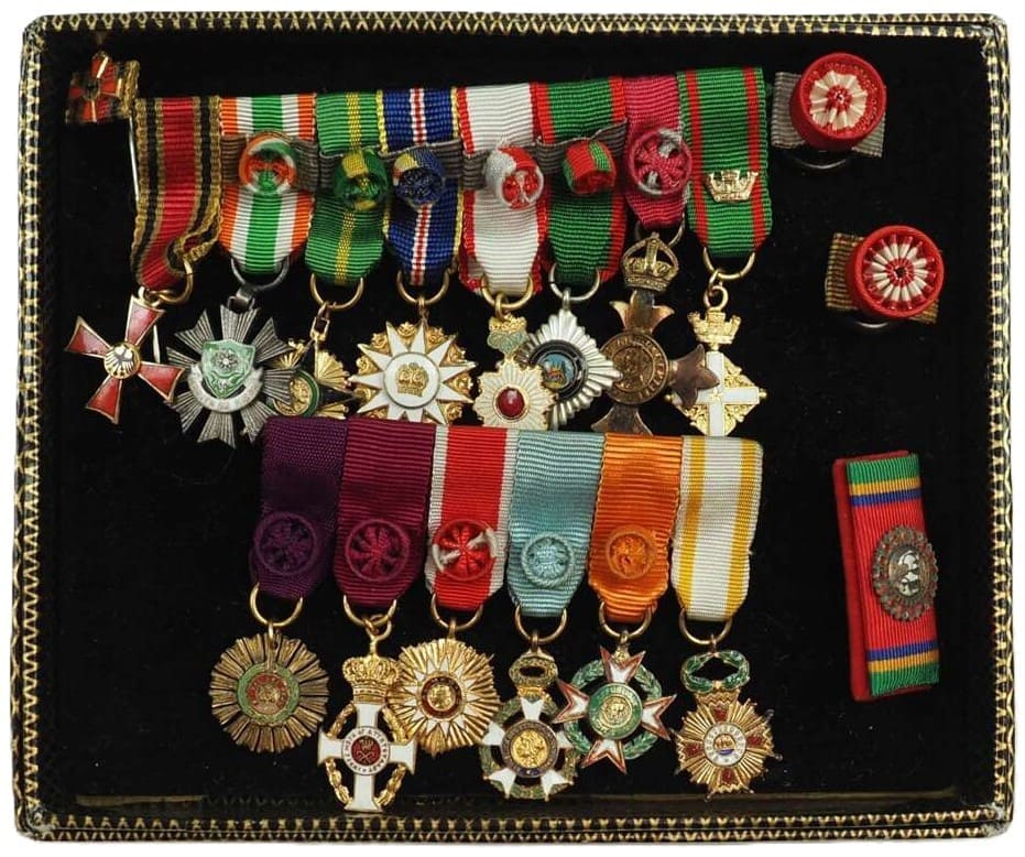 Miniature group comprising 15 awards.jpg