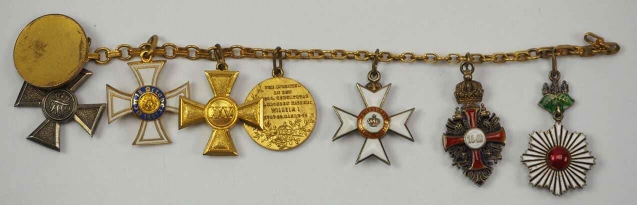 Miniatures  of unknown Prussian officer made by J.Godet & Sohn, Berlin.jpg