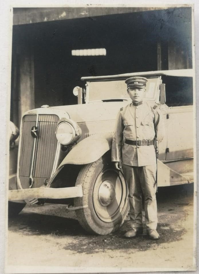 Model 93 Staff Car (4-wheel version).jpg